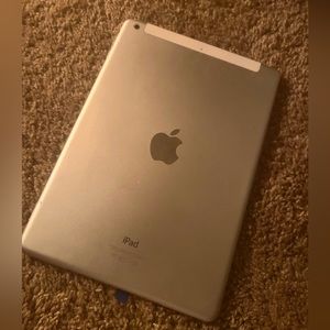 Silver ipad 6th gen still working